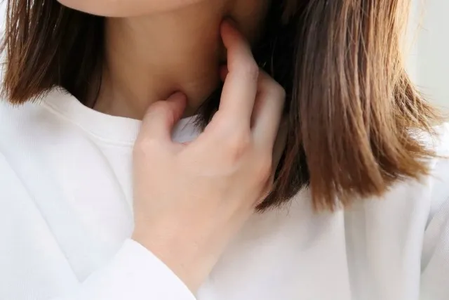 鍼灸でアトピー性皮膚炎に有効な東洋医学のツボと生活改善ポイントを簡潔に解説